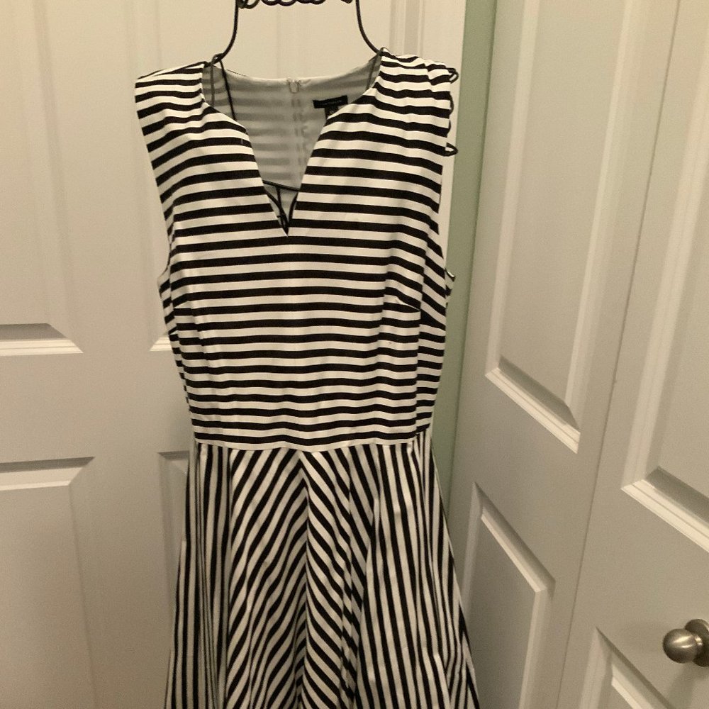 Ann Taylor Black Striped Vneck Sleeveless Dress